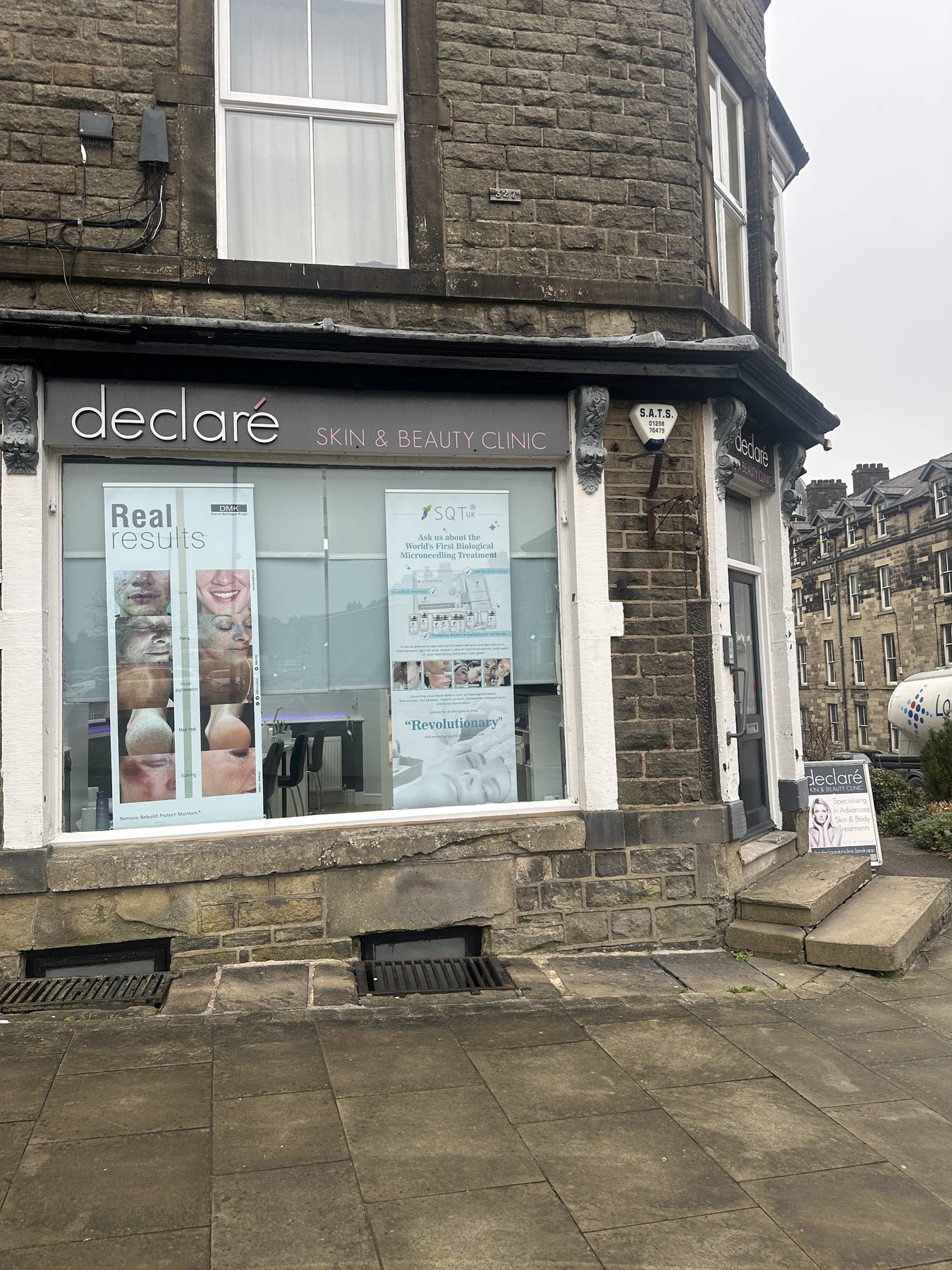 The declaré Skin and Beauty Clinic shopfront on a stone corner building